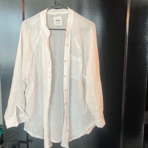 Two aerie button down black and white